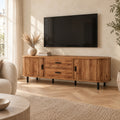 Meuble TV arrondi chêne rustique cannelé 150 cm, dans un salon