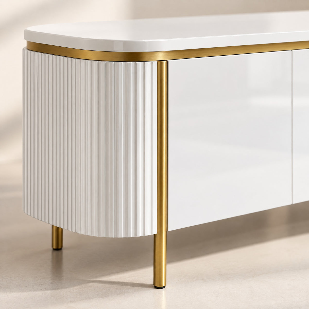 Meuble TV arrondi sur cadre doré 180 cm, blanc, détail de la finition
