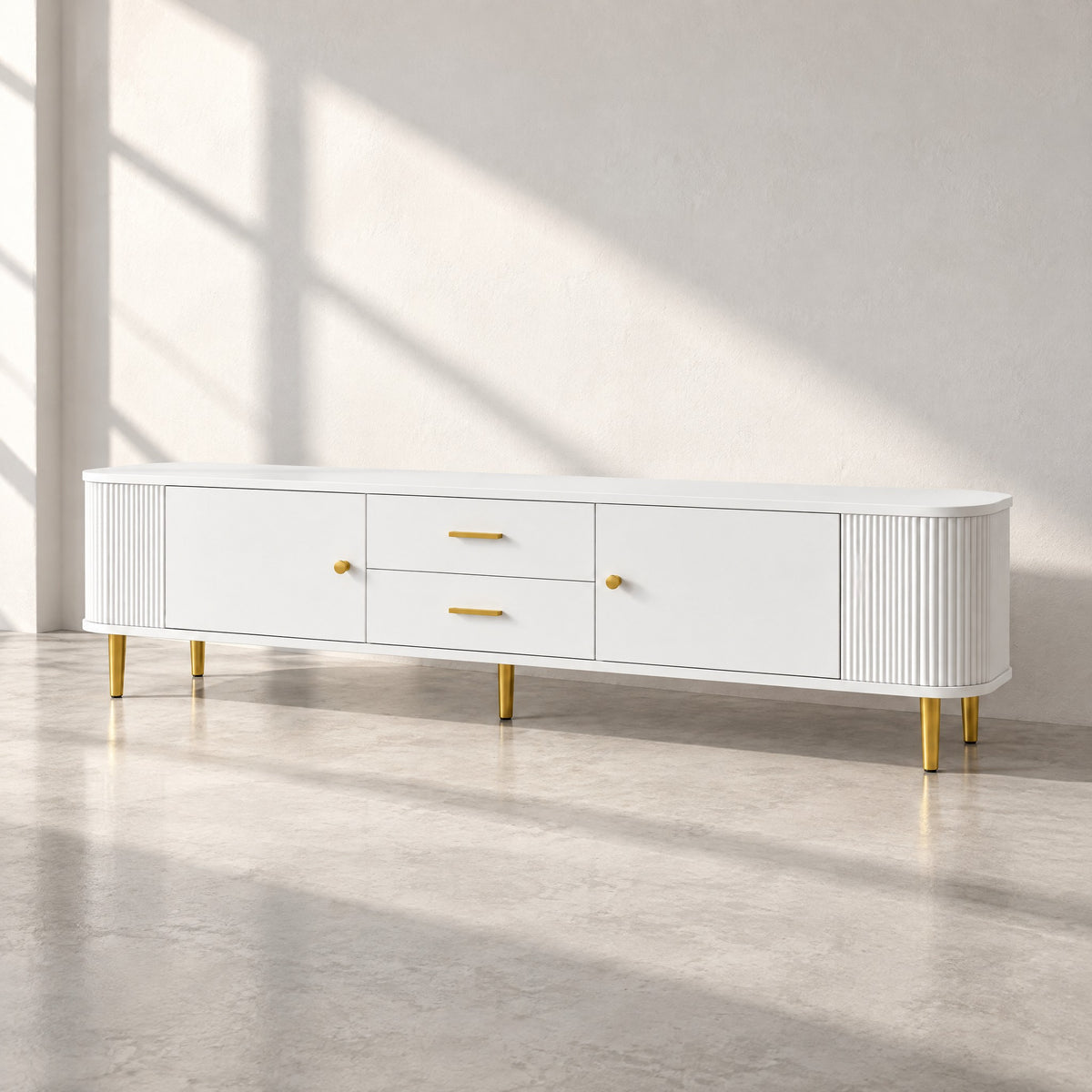 Meuble TV blanc arrondi cannelé pieds dorés 170 cm, au soleil