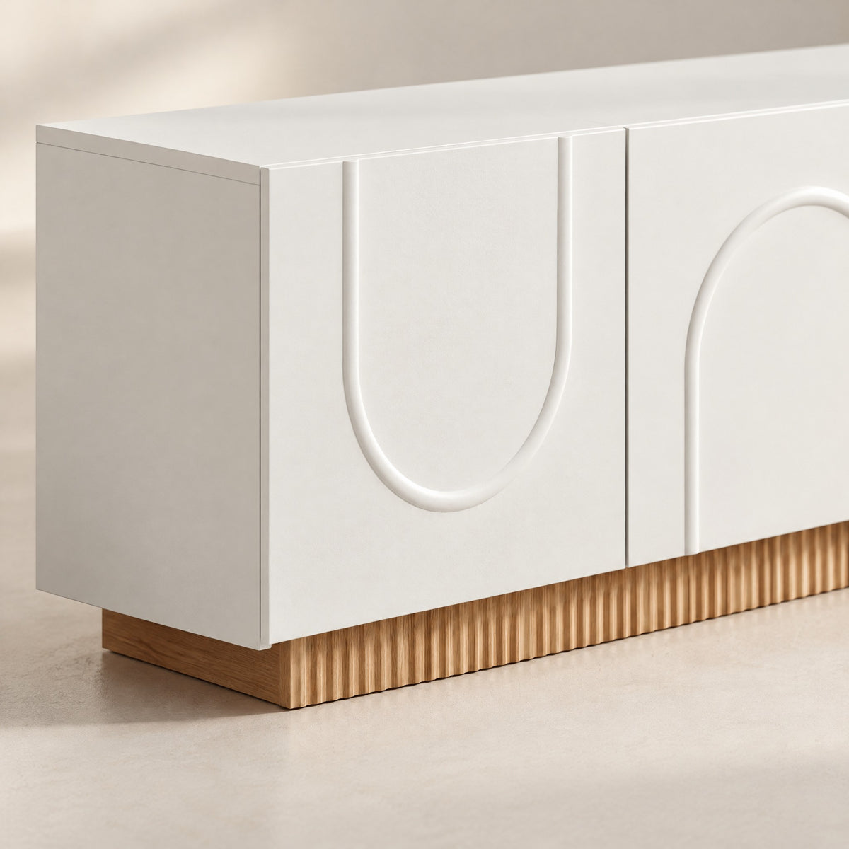 Meuble TV blanc portes en arche socle cannelé 170 cm, détail de la finition
