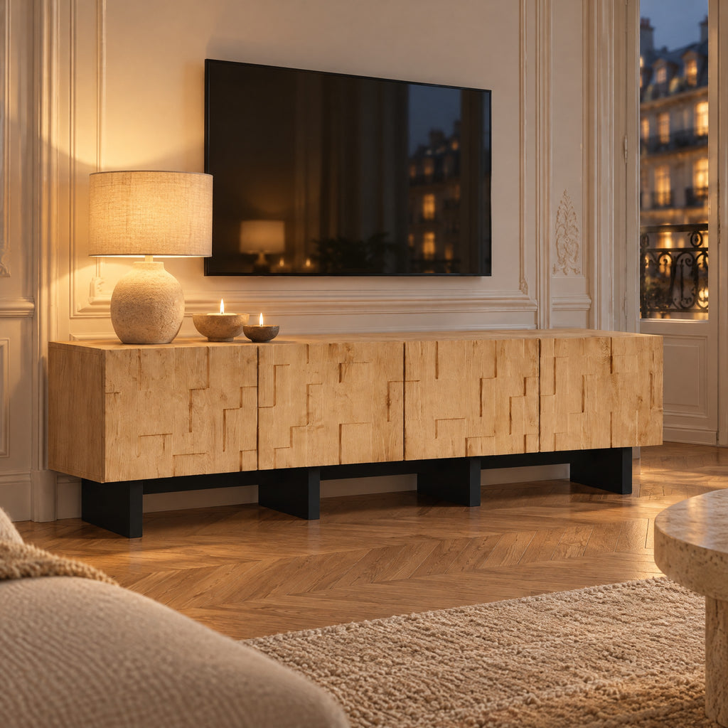 Meuble TV chêne naturel relief géométrique 180 cm, dans un salon le soir