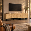 Meuble TV chêne naturel relief géométrique 180 cm, dans un salon
