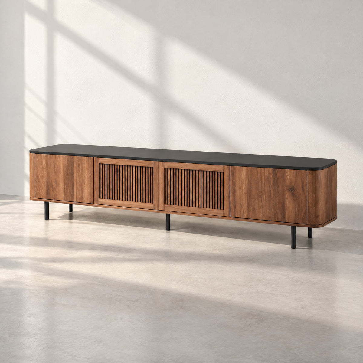 Meuble TV noyer arrondi à lamelles 190 cm, au soleil