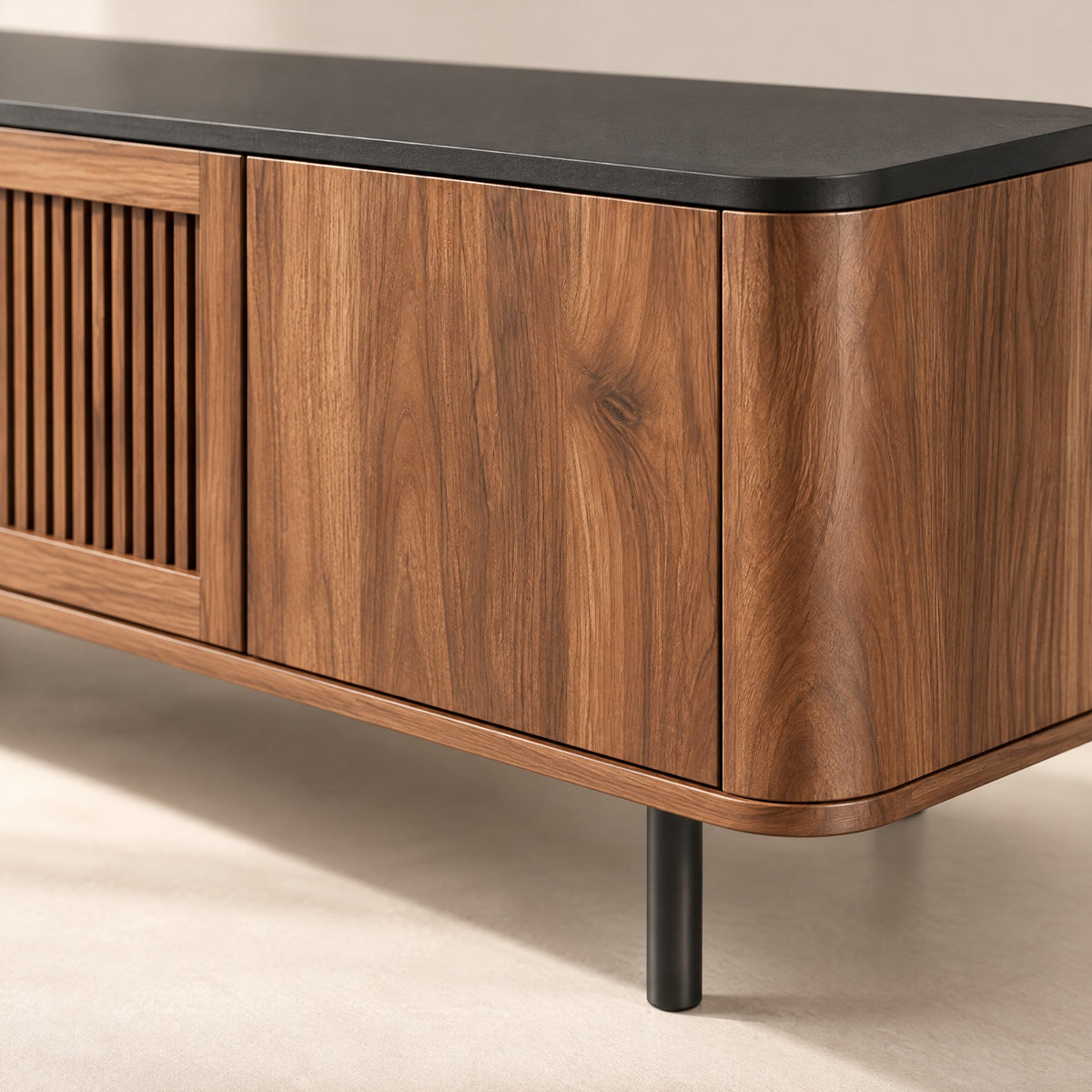 Meuble TV noyer arrondi à lamelles 190 cm, détail de la finition