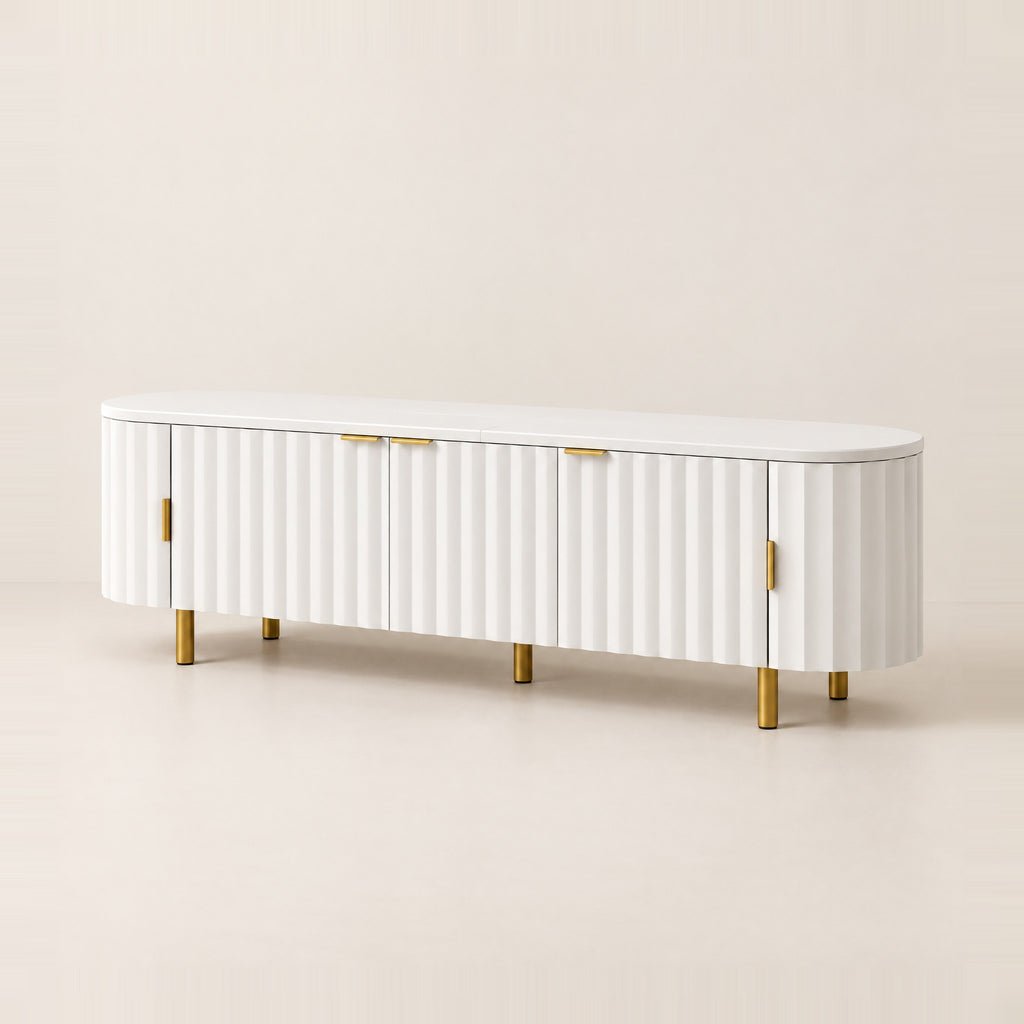 Meuble TV ovale blanc façade ondulée pieds dorés 170 cm, vue de trois quarts