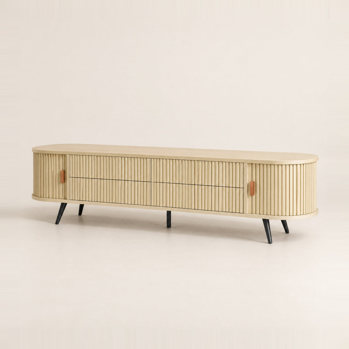 Meuble TV ovale bois clair cannelé 4 tiroirs 180 cm, vue de trois quarts