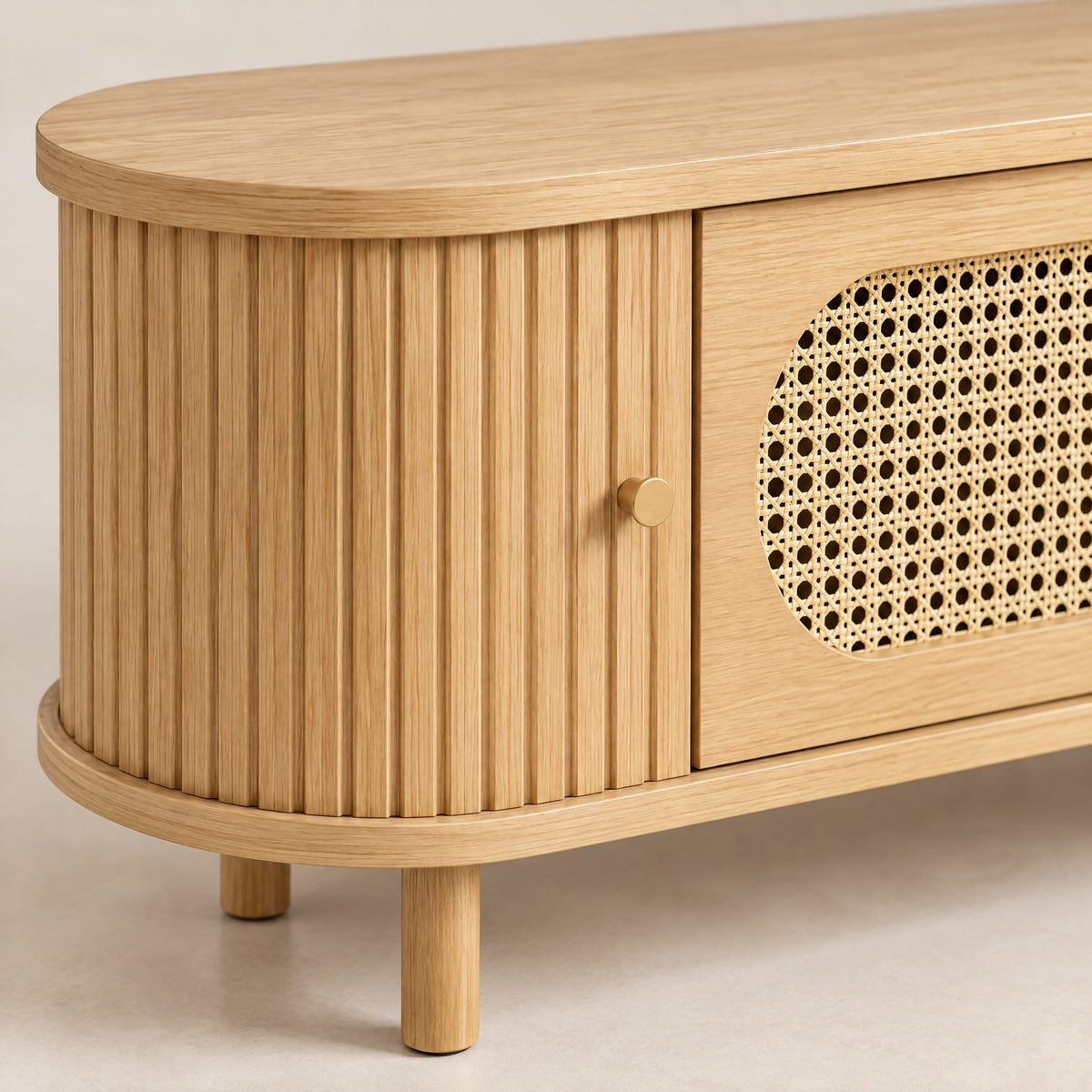 Meuble TV ovale chêne clair cannelé et cannage 180 cm, détail de la finition
