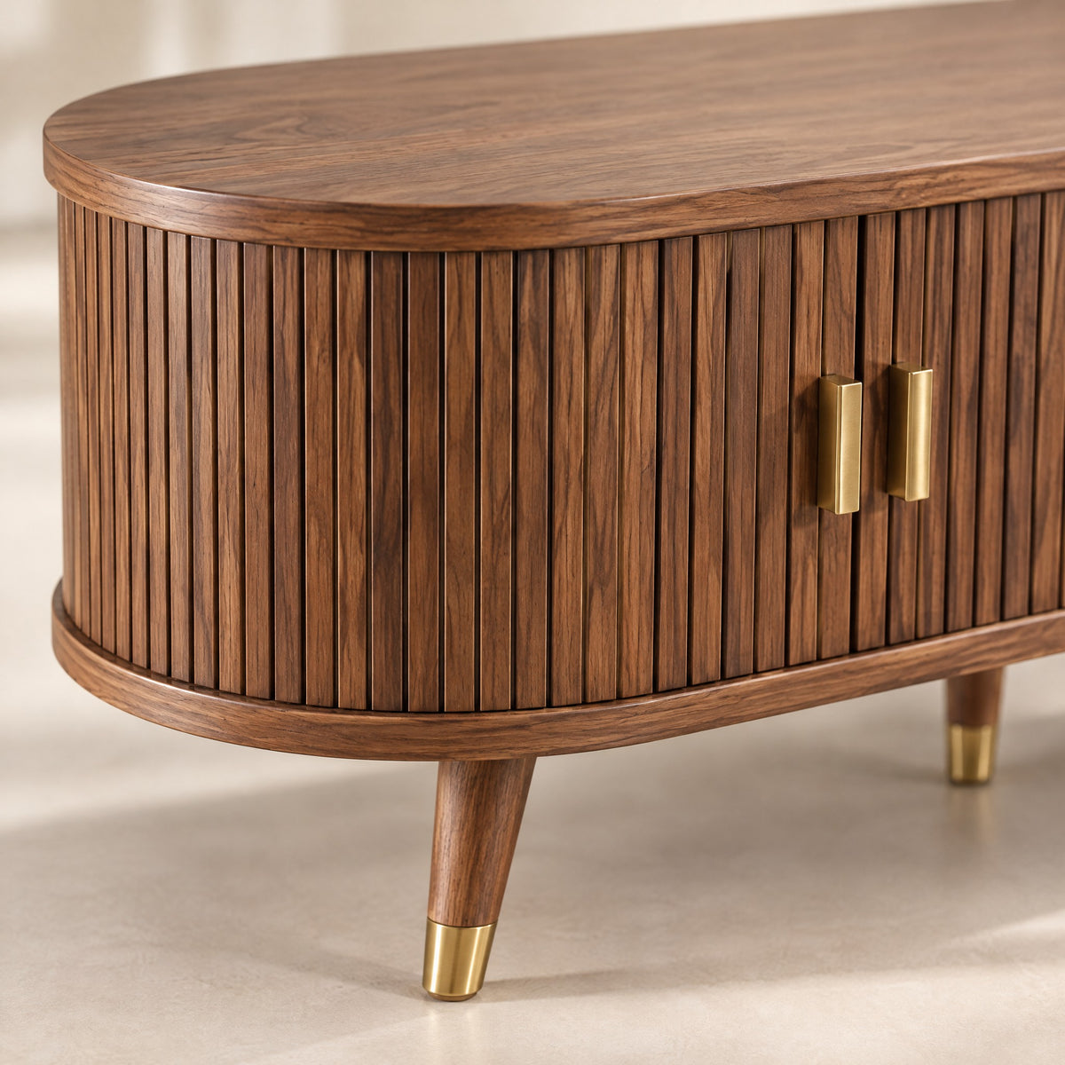 Meuble TV ovale noyer cannelé pieds dorés 175 cm, détail de la finition