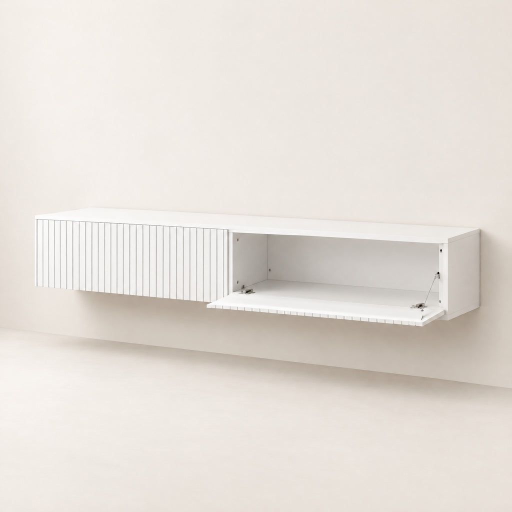 Meuble TV suspendu blanc cannelé à abattants, 140 cm, ouvert