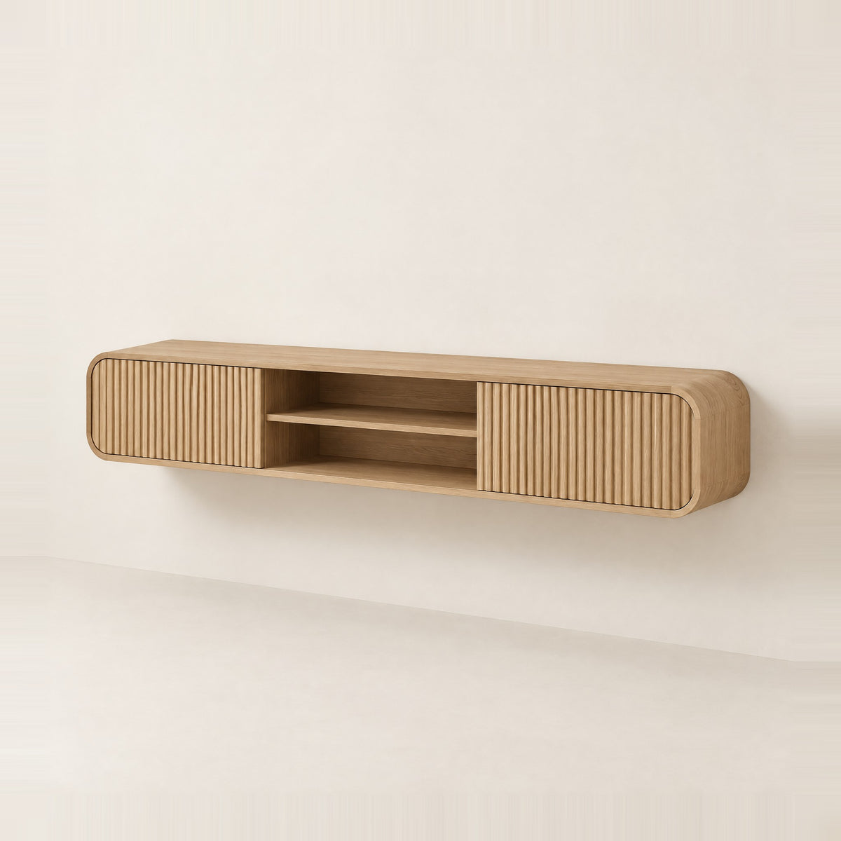 Meuble TV suspendu cannelé 160 cm, chêne naturel, vue de trois quarts