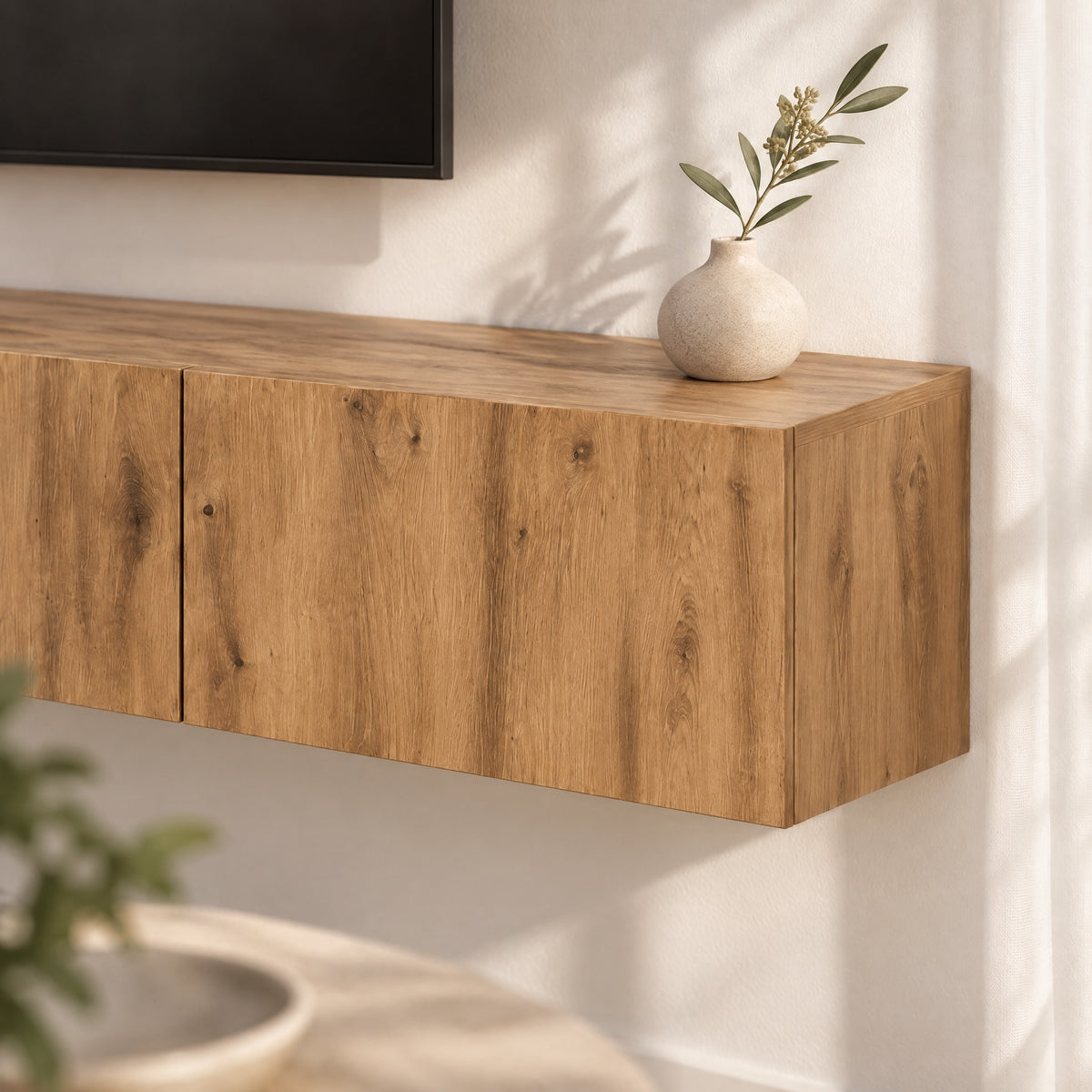 Meuble TV suspendu finition chêne 120 cm, chêne naturel, gros plan