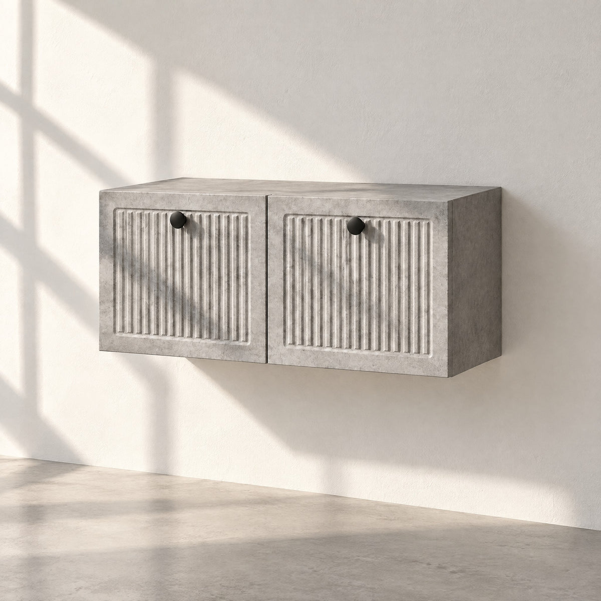 Petit meuble TV suspendu effet béton cannelé 60 cm, au soleil